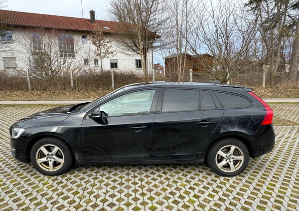 Volvo V60 cena 43000 przebieg: 176500, rok produkcji 2015 z Bardo małe 67